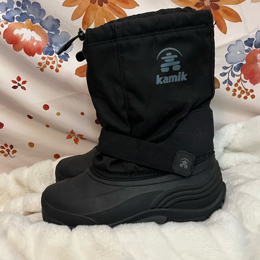 Kamik Big Kid 4 Black Snow Winter Black Classic Hook Loop Side Strap Simple Boot